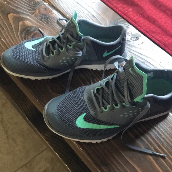 Nike Shoes - Nike tennis shoes